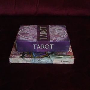 Tarot Cards & Predictions Booked Set